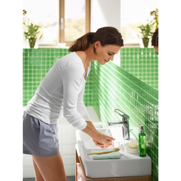 Смеситель hansgrohe Logis loop для раковины со средним изливом и сливным гарнитуром 71151000, хром