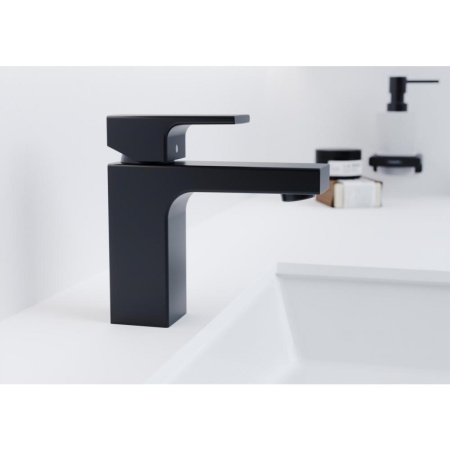 Смеситель для раковины 100, со сливным гарнитуром Hansgrohe Vernis Shape 71561670, матовый черный