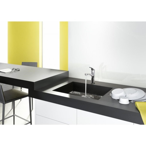 Смеситель hansgrohe Focus для кухонной мойки с поворотным изливом 31806800, под сталь